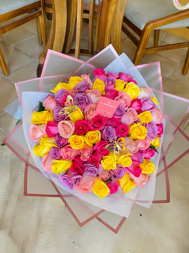 Ramo de 100 Rosas Colorido
